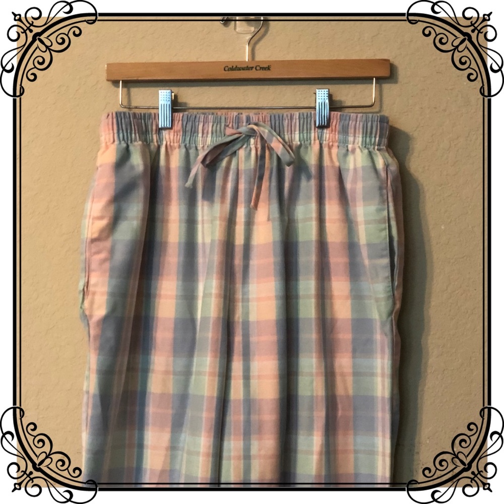 Cool and light plaid pants for summer